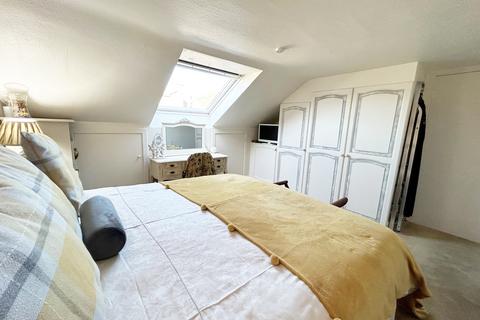 10b Bridge Street, Dunkeld, PH8 0AH