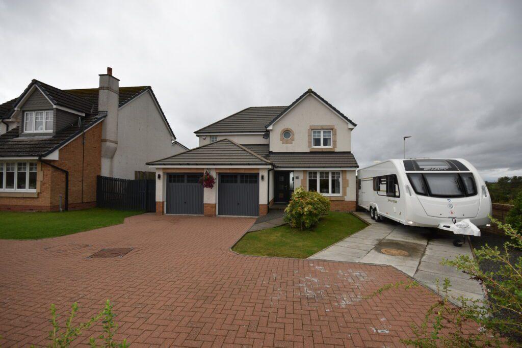 85 Pillans Avenue, Carluke, ML8 5WD 4 bed detached villa for sale £