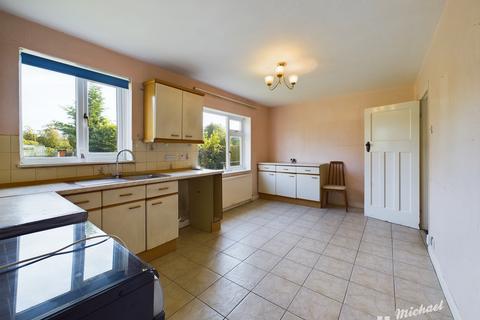 2 bedroom semi-detached house for sale - Old Stoke Road, Aylesbury