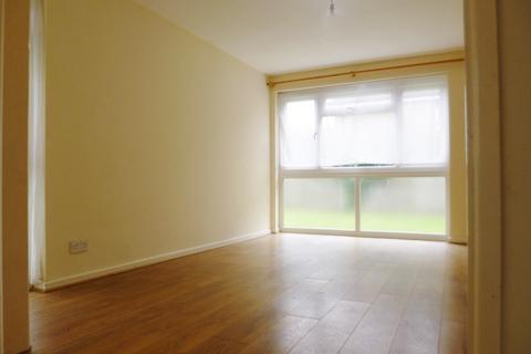 2 bedroom flat to rent - Kenilworth Court, Hempstead Road, Watford, WD17