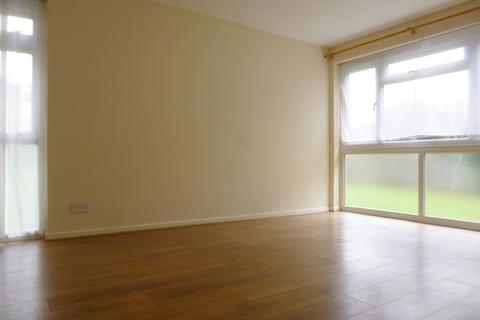 2 bedroom flat to rent - Kenilworth Court, Hempstead Road, Watford, WD17