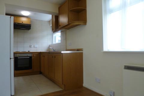 2 bedroom flat to rent - Kenilworth Court, Hempstead Road, Watford, WD17