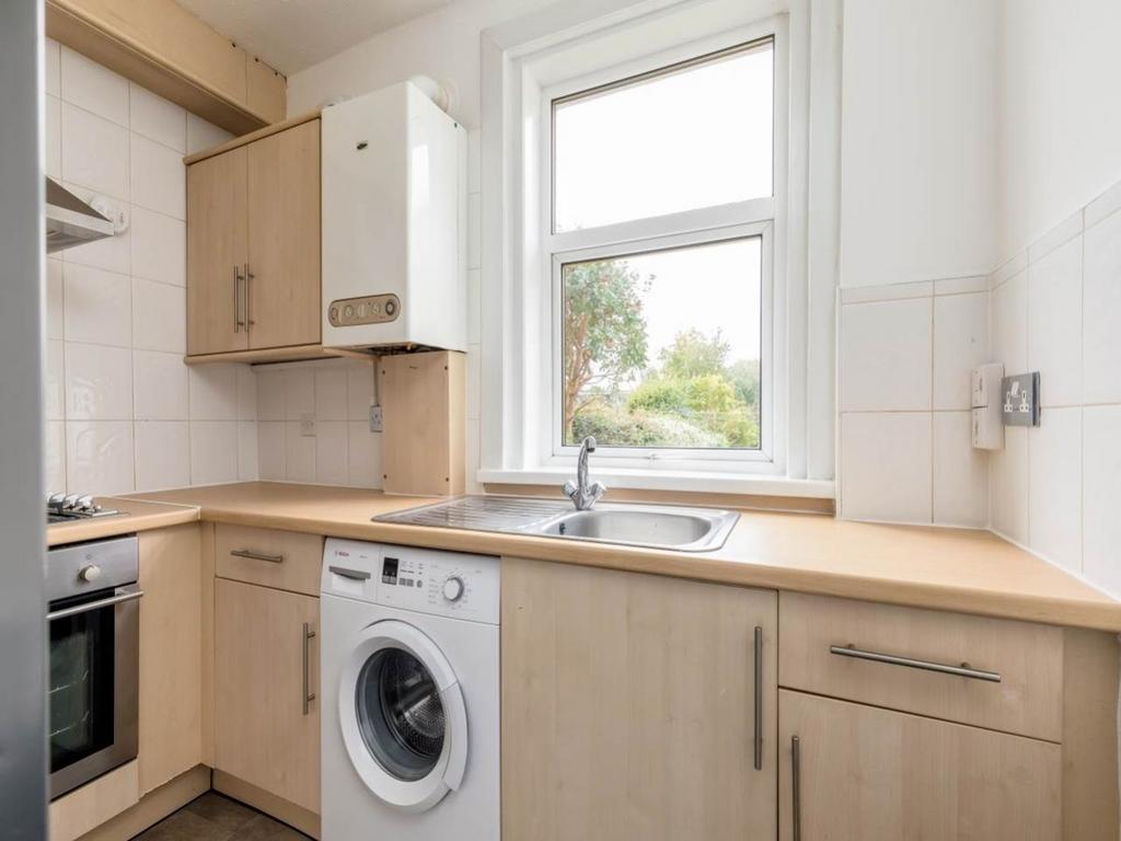Feenan Highway, Tilbury, RM18 8ER 2 bed flat £1,400 pcm (£323 pw)