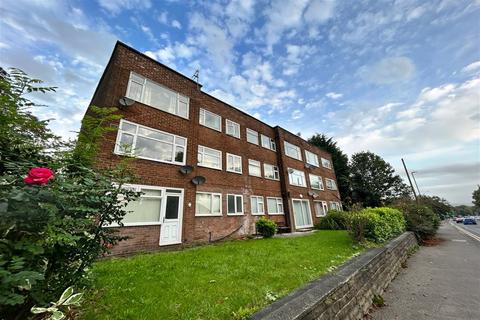 2 bedroom apartment to rent, Lavenham Close, Bury, BL9