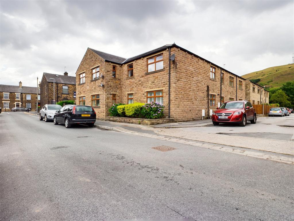 Frenches Court, Greenfield, Saddleworth 2 bed apartment for sale £175,000