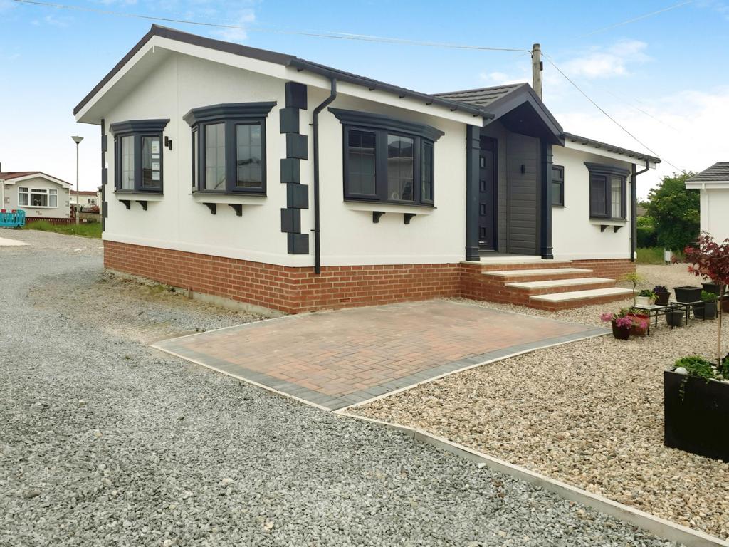Seaton Carew, County Durham, TS25 2 bed park home for sale £159,995