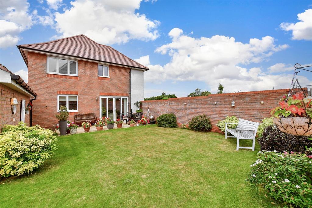 Colt Place, Herne Bay, Kent 4 bed detached house for sale £500,000