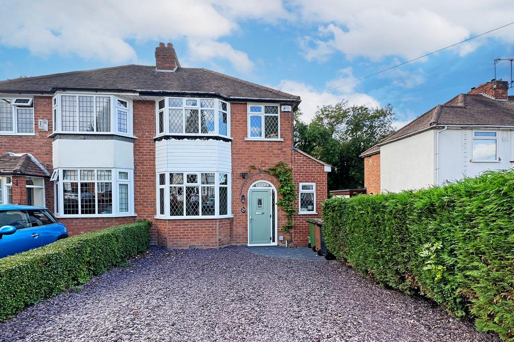 Acheson Road, Shirley, B90 3 bed semidetached house £350,000