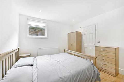 3 bedroom flat for sale, Elsynge Road Mansions, 21-23 Elsynge Road, London