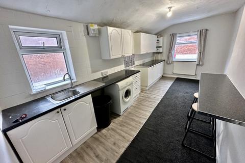 undefined, Hull HU5