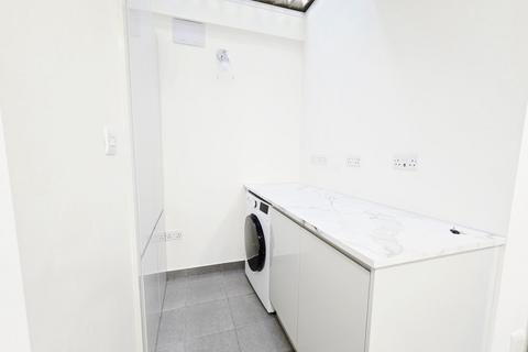 2 bedroom flat to rent, Chatsworth Road, Clapton