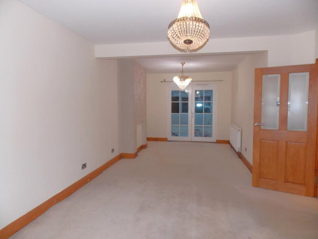Canterbury Road, Harrow HA1 3 bed semidetached house £2,300 pcm (£