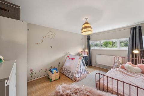 47 Allingham Close, London, W7 1NB