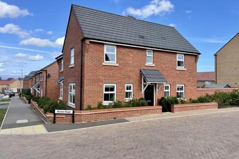 3 bedroom semi-detached house to rent, Morton Road, Eagles Farm South