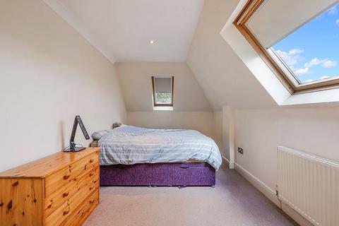 2 bedroom apartment for sale - Eastbourne Road, Godstone RH9