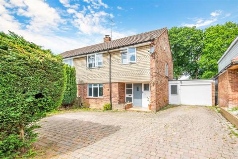 3 bedroom semi-detached house for sale - Chestnut Copse, Oxted RH8