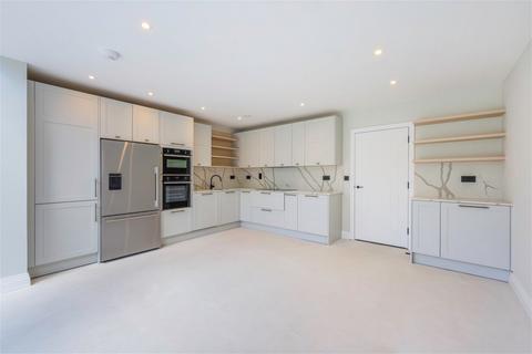 4 bedroom semi-detached house for sale - Bluehouse Lane, Oxted RH8
