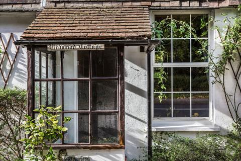Birdwood Cottage Main Road, Edenbridge, TN8 6SP
