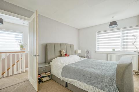 41 Brizewood, Carterton, OX18 1DF
