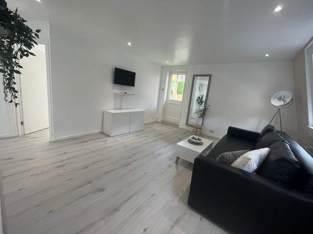 Apartment in London - View 3