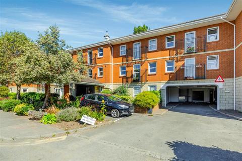 2 bedroom flat for sale, Bancroft Road, Reigate RH2