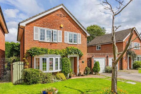 3 bedroom link detached house for sale, Oakfield Drive, Reigate RH2