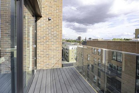 1 bedroom flat for sale - New Paragon Walk, Elephant and Castle, London, SE17