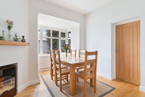 23 Beatrice Road, Oxted, RH8 0PZ