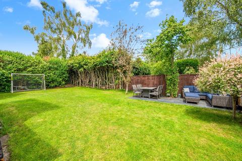 23 Beatrice Road, Oxted, RH8 0PZ