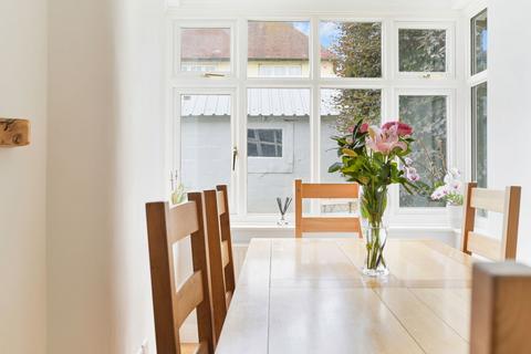 23 Beatrice Road, Oxted, RH8 0PZ