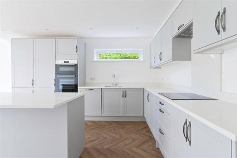 126 Mill Lane, Oxted, RH8 9DD