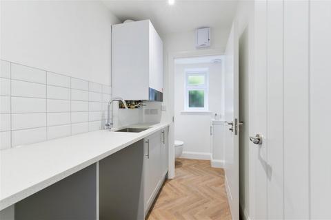 126 Mill Lane, Oxted, RH8 9DD