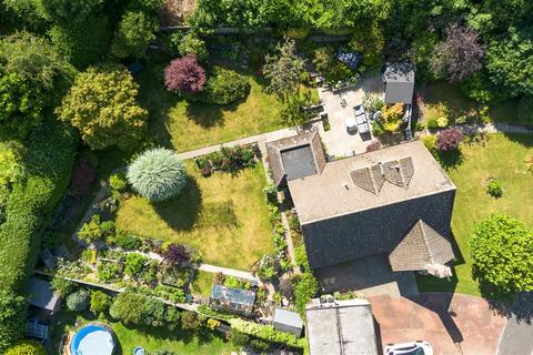 37 Beacon Hill, Dormansland, Lingfield, RH7 6RQ