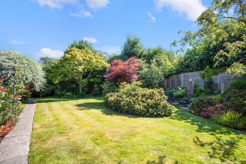 37 Beacon Hill, Dormansland, Lingfield, RH7 6RQ
