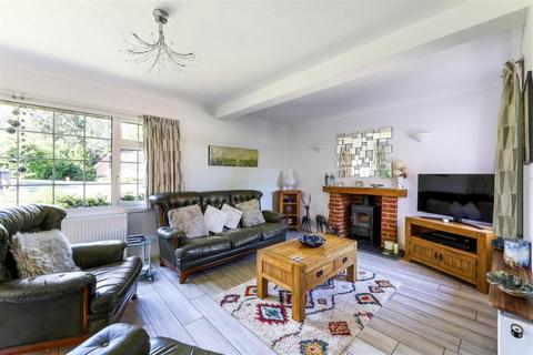 37 Beacon Hill, Dormansland, Lingfield, RH7 6RQ