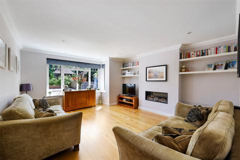 43b Whyteleafe Road, Caterham, CR3 5EG