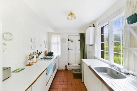 2, Paygate Cottages Godstone Road, Oxted, RH8 9NG