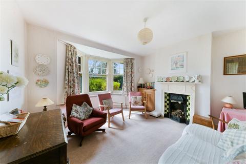 2, Paygate Cottages Godstone Road, Oxted, RH8 9NG