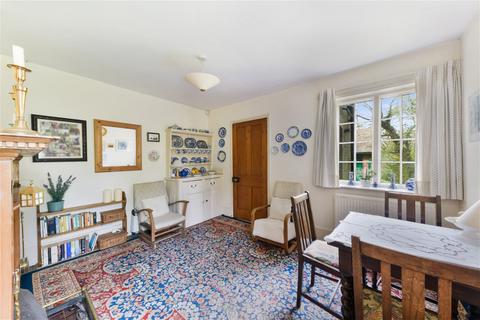 2, Paygate Cottages Godstone Road, Oxted, RH8 9NG
