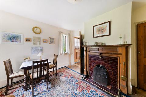2, Paygate Cottages Godstone Road, Oxted, RH8 9NG