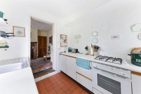 2, Paygate Cottages Godstone Road, Oxted, RH8 9NG