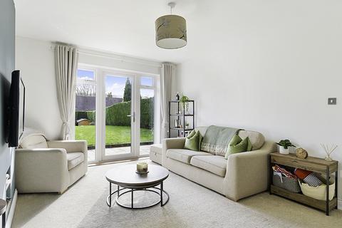 38 Hickmans Close, Godstone, RH9 8EB