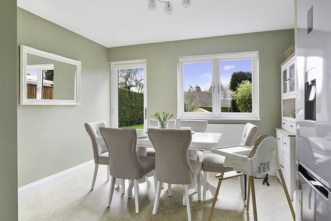 38 Hickmans Close, Godstone, RH9 8EB