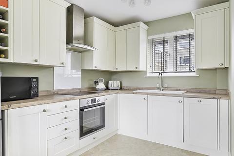 38 Hickmans Close, Godstone, RH9 8EB