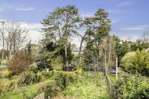 27 Blackborough Road, Reigate, RH2 7BS