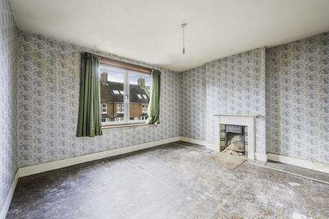 27 Blackborough Road, Reigate, RH2 7BS