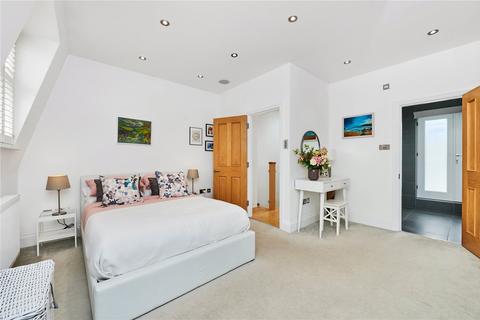 4 bedroom terraced house for sale - Martindale Road, Balham, London, SW12