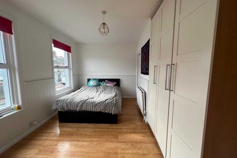3 bedroom house for sale, Malden Road, Borehamwood