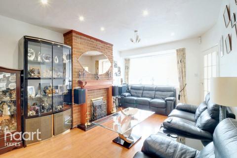 3 bedroom terraced house for sale, Lansbury Drive, Hayes