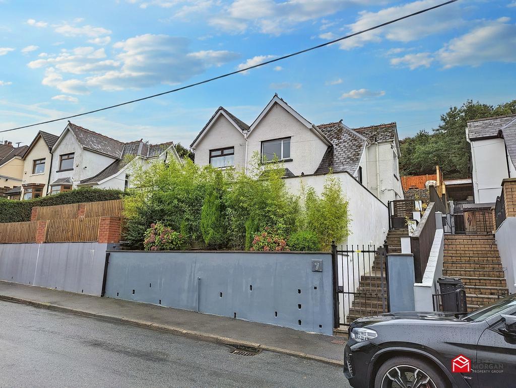 Percy Road, Cynonville, Port Talbot... 3 bed semidetached house £185,000